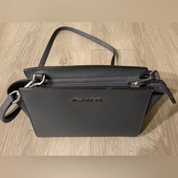 Michael Kors Handbag - Picture 2 of 4